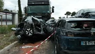 "Les voitures volaient en éclats" : les images de l'énorme carambolage qui a fait 37 blessés à Antibes
