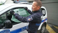 "Ils nous attendaient cagoulés" : une policière gravement blessée dans un guet-apens près de Lyon