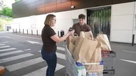 Relais colis et livraisons ponctuelles par des particuliers : "On a vraiment une forme de travail déguisé"