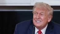 Cryptomonnaies, parfums, sneakers… Même président, Trump continue à empocher des millions