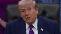 "Les pilotes vont bien" : Donald Trump se veut rassurant après le crash d'un hélicoptère américain près du détroit d'Ormuz