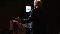 Un agent chargé du prompteur de Trump suspecté d'avoir organisé des paris sur le contenu des discours
