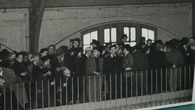 "Un témoignage poignant" : les photos inédites de la rafle du "billet vert", piège tendu à des milliers de Juifs étrangers à Paris en 1941