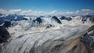 Kirghizstan : les recherches suspendues pour secourir une alpiniste russe, bloquée en haute altitude