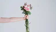 J'ai eu une mauvaise surprise avec un bouquet acheté en ligne, à quel remboursement ai-je droit ? Le 13H à vos côtés
