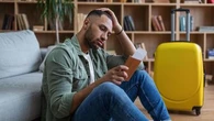 "Beaucoup de garanties grâce à la carte bancaire" : quelles sont les meilleures options pour assurer son voyage ?