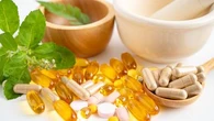 "80% des Français manquent de vitamine D et d'oméga-3" : Les compléments alimentaires sont-ils vraiment efficaces ? Un médecin répond