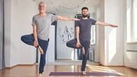 Test du flamant rose : tenir cette position d'équilibre longtemps vous permet de savoir si vous allez vieillir en bonne santé
