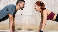 "Plus sympa, plus fun" : trois exercices à pratiquer en duo pour se muscler en s'amusant