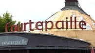 "Qu'est-ce qu'il s'est passé ?" : stupeur dans le Val-de-Marne face au toit d'un restaurant Courtepaille mis à nu