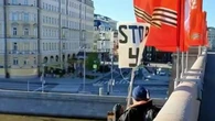 Russie : à Moscou, un homme saute d'un pont pour protester contre Vladimir Poutine