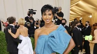 Enceinte de 9 mois, Jasmine Tooks ouvre le défilé Victoria's Secret en beauté