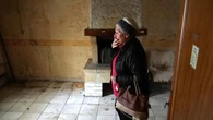 "Ça fait mal de voir tout ça" : une retraitée récupère sa maison, squattée pendant cinq ans, dans un état insalubre