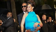 EN IMAGES - Enceinte, Rihanna enlace le rappeur A$AP Rocky à la sortie de la projection du film de Spike Lee