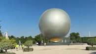 "C'est devenu une sorte de monument saisonnier" : la flamme des Jeux olympiques de 2024 revient illuminer Paris