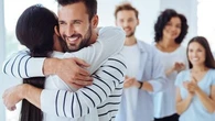 Friendzone ou un peu plus ? La durée d'un câlin peut vous aider à savoir si vous êtes dans une situation affective ou romantique !