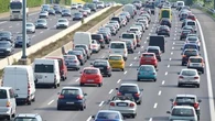 Une centaine d'automobilistes verbalisés après avoir filmé l'accident d'un poids lourd sur l'A7