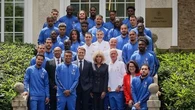 "Tout le monde va bien ?" : Emmanuel Macron s'est rendu à Clairefontaine pour soutenir les Bleus avant le Mondial 2026