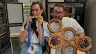 JO 2024 : les boulangers du village olympique et leurs cours de baguettes traditions font fureur auprès des athlètes