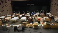 "Des lits médicalisés sur la scène" : dans cette commune de Gironde, un "hôpital de guerre" aménagé dans une salle municipale