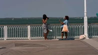 "On n'a pas forcément envie de raconter les problèmes de plomberie" : ces Français qui enjolivent leurs vacances