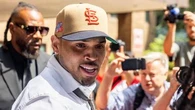 Royaume-Uni : le chanteur américain Chris Brown plaide coupable pour une rixe dans une boîte de nuit huppée de Londres en 2023