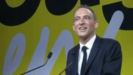 "Notre ennemi a un visage et un nom" : pas encore candidat à la présidentielle 2027, Raphaël Glucksmann s'en prend à Elon Musk lors d'un meeting
