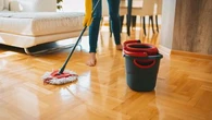"C'est mieux pour faire la vaisselle..." : un microbiologiste et hygiéniste donne ses astuces pour avoir une maison propre
