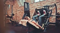 Cette machine de musculation ne sert pas uniquement qu'à renforcer et tonifier vos cuisses
