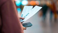 Si je veux partir en vacances en avion cette année, ces astuces peuvent aider pour payer les billets le moins cher possible