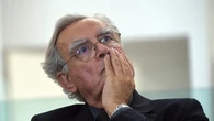 Mort de Bernard Pivot : l’hommage du Goncourt à son ancien président, "un être érudit mais jamais pédant"