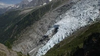 Après trois vagues de chaleur, les glaciers des Alpes et des Pyrénées vivent (déjà) l'une de leurs pires années