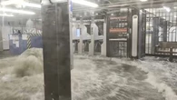"Une zone très bétonnée et donc imperméable" : comment expliquer les inondations inédites à New York ?