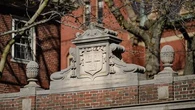 Trump interdit à Harvard d'accueillir des étudiants étrangers : "Tout est en suspens", s'alarme un jeune chercheur