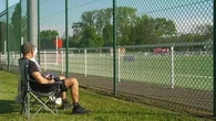 "Ils veulent que leur enfant finisse pro" : au bord des terrains, les parents terribles du football amateur