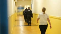 "C'est important qu'ils aient en tête que la détention nous appartient" : plongée dans le quotidien d'une directrice de prison