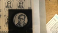 Comment les personnalités qui figurent sur les timbres postaux sont-elles choisies ?