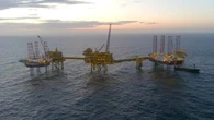 Des centaines de milliers tonnes d'acier en pleine mer : au cœur de Tyra II, la plateforme gazière géante du Danemark