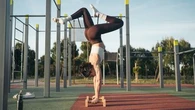 "En six mois, on a une progression de fou" : la callisthénie, cette discipline en vogue qui utilise le poids du corps pour développer sa force musculaire