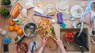 Ces habitudes à bannir en cuisine pour respecter les règles d'hygiène élémentaires