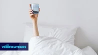 VÉRIF' - Boire de l'eau dès le réveil peut-il entraîner des problèmes de santé ?