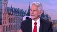 Impôts aux États-Unis : “ce sont les petits qui vont encore payer beaucoup”, selon Ronald Hatto, professeur de relations internationales à Sciences Po