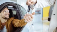 "Il n'existe pas de clauses spécifiques" : peut-on mettre fin sans frais à une location longue durée d'une voiture après un accident de la vie ?