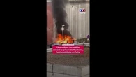 Une voiture incendiée devant la prison de Nanterre, l'automobiliste en fuite