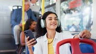 Exit l'amour, en 2025, les chansons parlent d'argent, d'ambition et de réussite personnelle et ce n'est pas la seule chose qui a changé dans la musique francophone