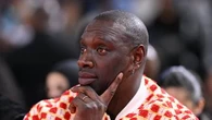 À Trappes, Omar Sy dénonce la fermeture de la maternité qui l'a vu naître