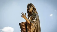 Gisèle Halimi, Louise Michel… Voici où les statues des JO de Paris sont en train d'être installées