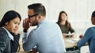 Sommes-nous égaux face aux commérages ?