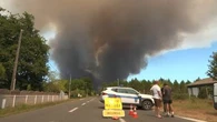 "Il a sauté la route" : un feu virulent ravage plusieurs centaines d'hectares en Gironde, des habitants évacués
