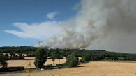 "C'est vallonné, difficilement accessible" : l'incendie dans le Finistère maîtrisé, mais pas encore complètement éteint
